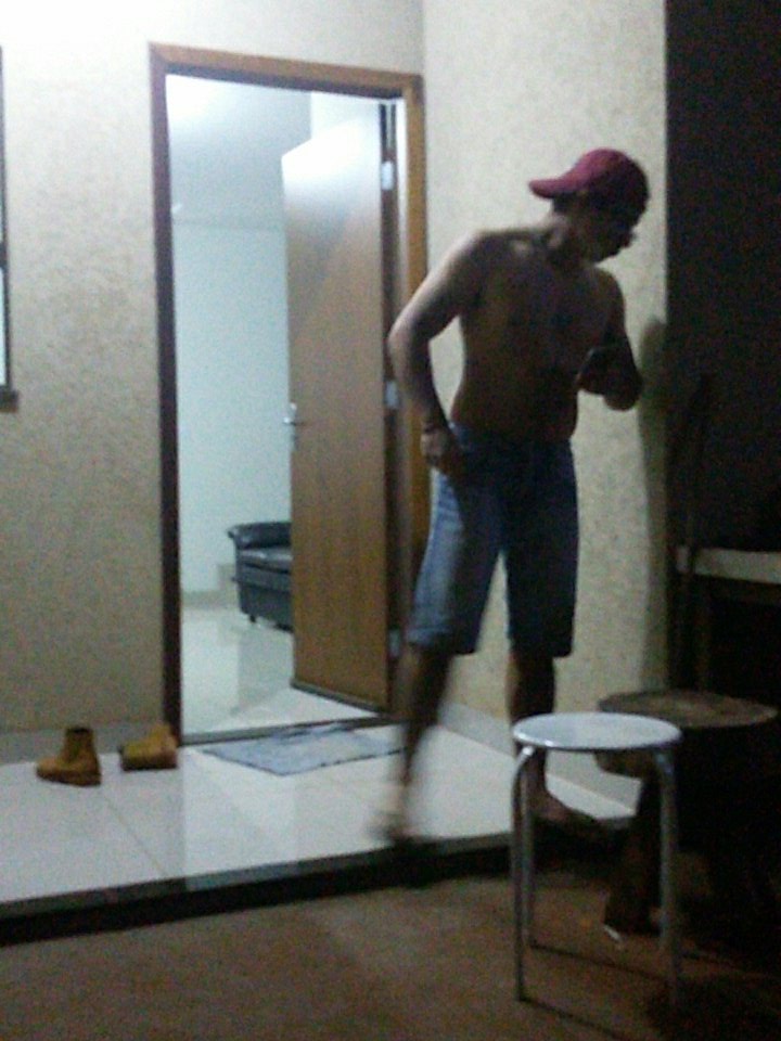 TulioVareiro's tweet photo. Aquele momento que vc vai cuspi o tabaco https://t.co/vbHBm12biu