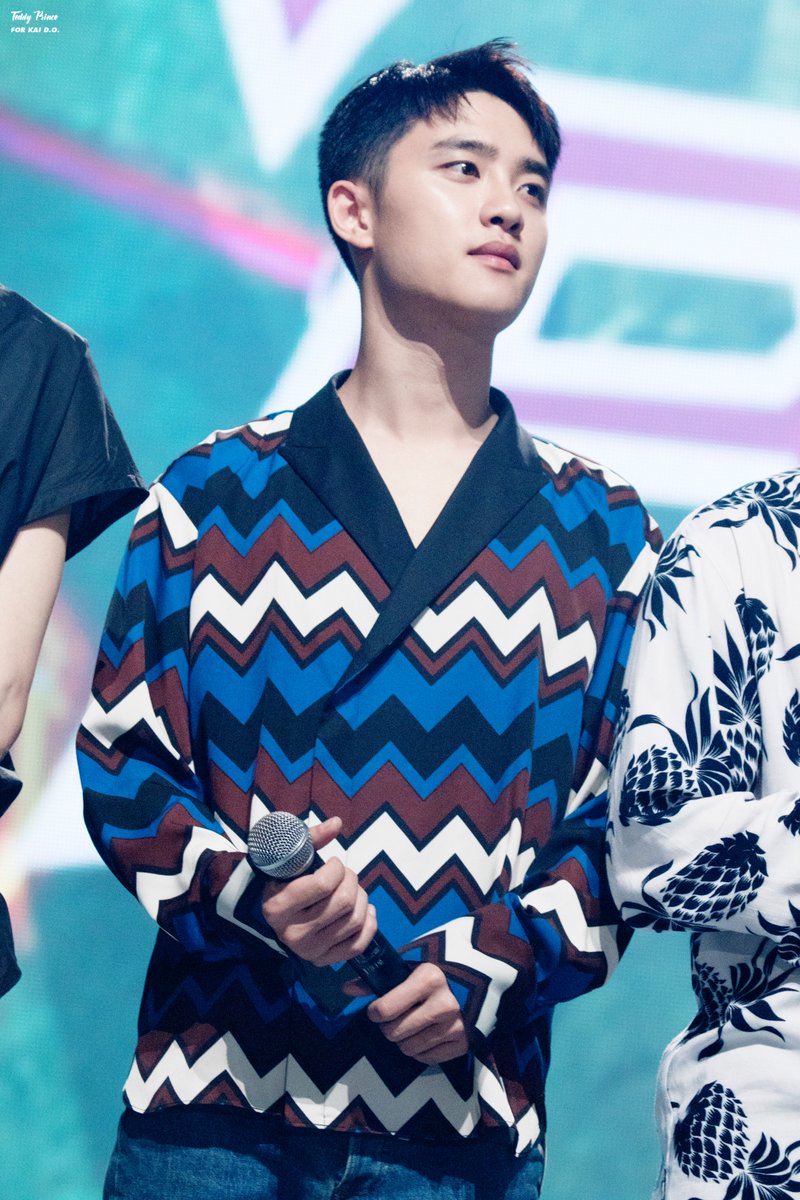 TeddyPrince1412's tweet photo. #디오 #경수 170902 Music Bank Jakarta https://t.co/sKWc2gGBlo