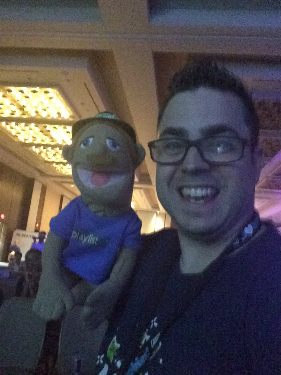 PhilsFunVlogs's tweet photo. #playlistlive2017 #dancingmario #philthefireman https://t.co/1zh3xiNgM5