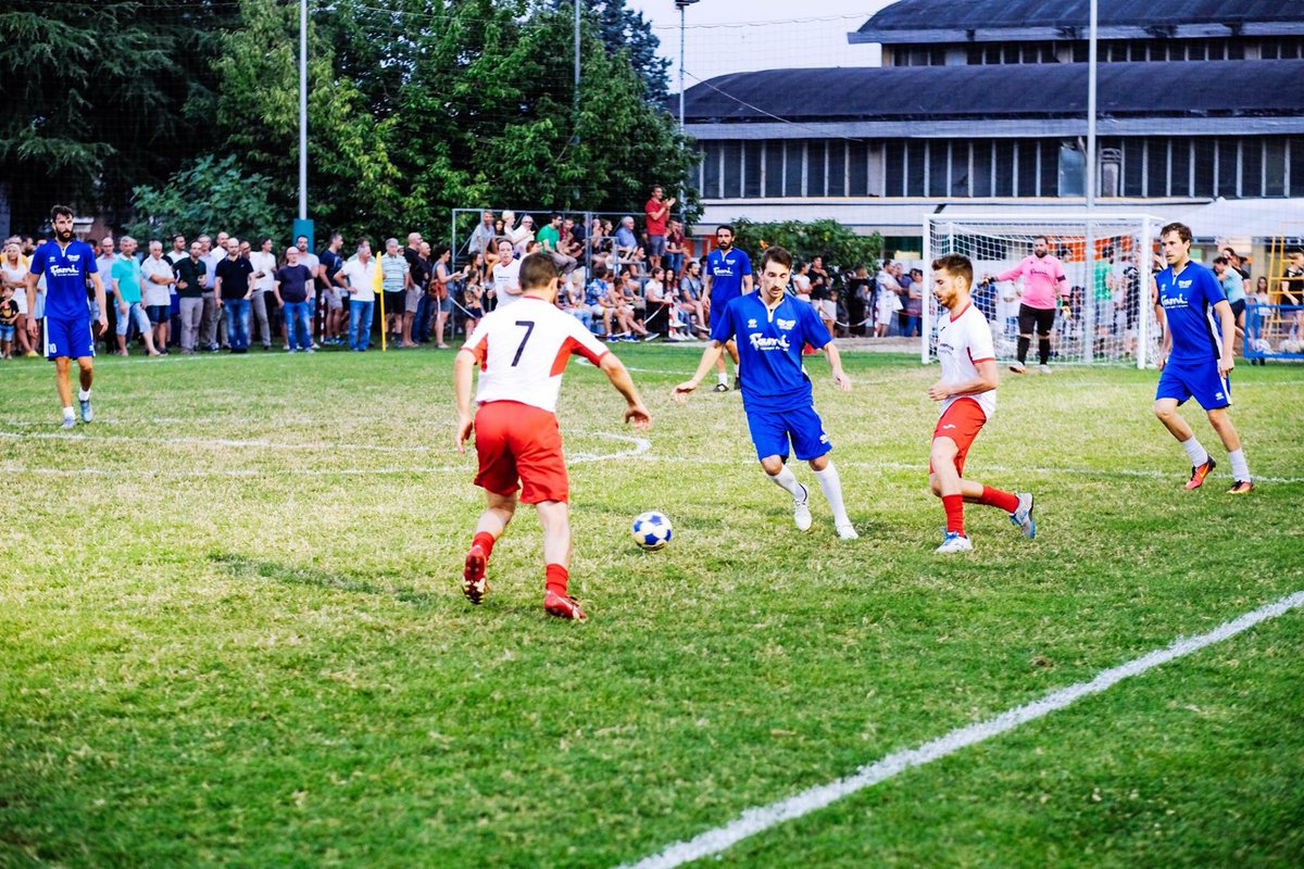 labibeer's tweet photo. Due motivi per segnare un GOAL! #LABIforSPORT
#sport #labibeer #dammiunalabi #givemealabi #madeinitaly #artisanbeer #craftbeer #sportlovers https://t.co/Xn9gk0Rp5p