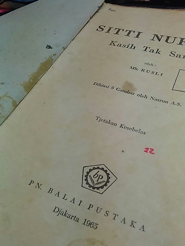 nugienug's tweet photo. @cahyodreamer Wah ndak da bukti otentik je, di rumah. Adanya siti nurbaya tjetakan kesebelas 65. https://t.co/dFr3FewH6a