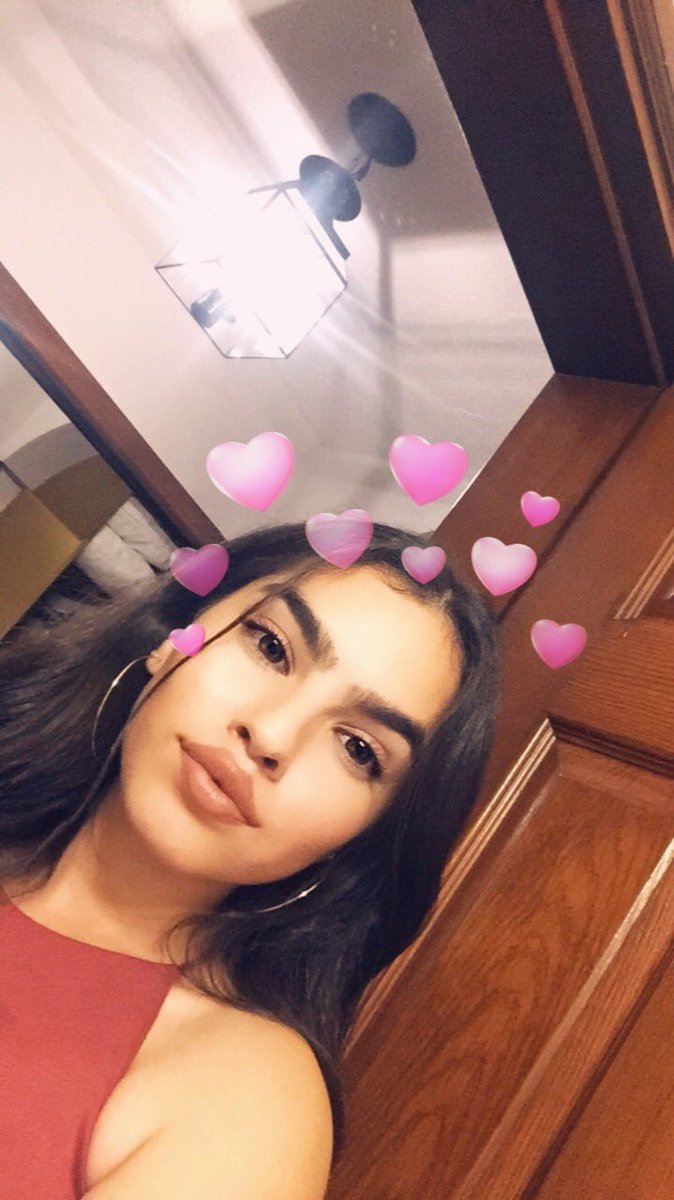iliannaaa___'s tweet image. In case y&apos;all haven&apos;t seen enough of this filter💗