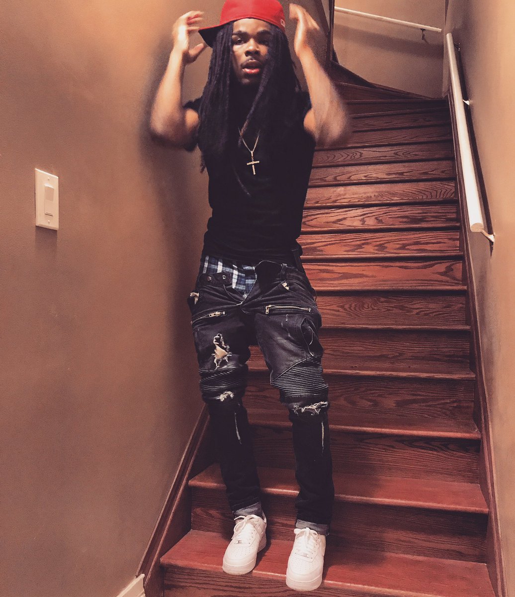 Sakboy_'s tweet photo. Can't Show No Love In Dis Shit You Get Yo Feelings Hurt👿 https://t.co/AOn8jDQtgC