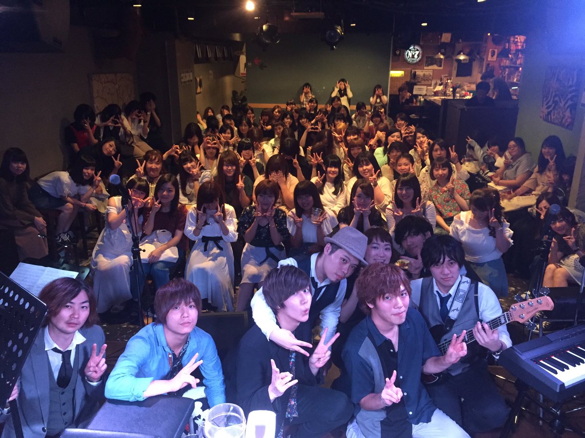 Shibuya Gee Ge 渋谷ジージ En Twitter 9 3もマンスリーワンデイイベント 伊礼亮くんの Cafe伊礼 Bar伊礼 素敵な歌にお酒 お酒 お酒 笑 素敵な1日でした 伊礼くんは2日も出演してましたね ツーデイズジージお疲れ様です 夜の部の全体写真