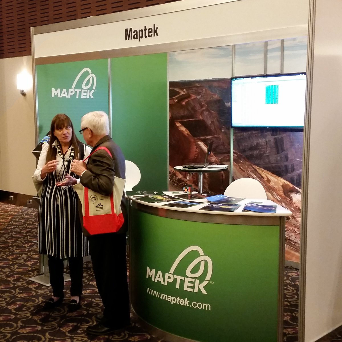 maptek's tweet photo. Great to see @IAMG_Math_Geo President Dr Jennifer McKinley @mckinley_geojen at #IAMG2017. Maptek's Steve Sullivan is speaking this afternoon https://t.co/kSMWsaKfxT