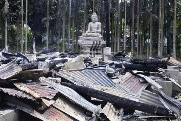 #ARSA-affiliate #Terrorists (aka #Rohingya ) burnt down houses &amp; #Buddhist #temples in evacuated villages in state of #Rakhine of #Myanmar.