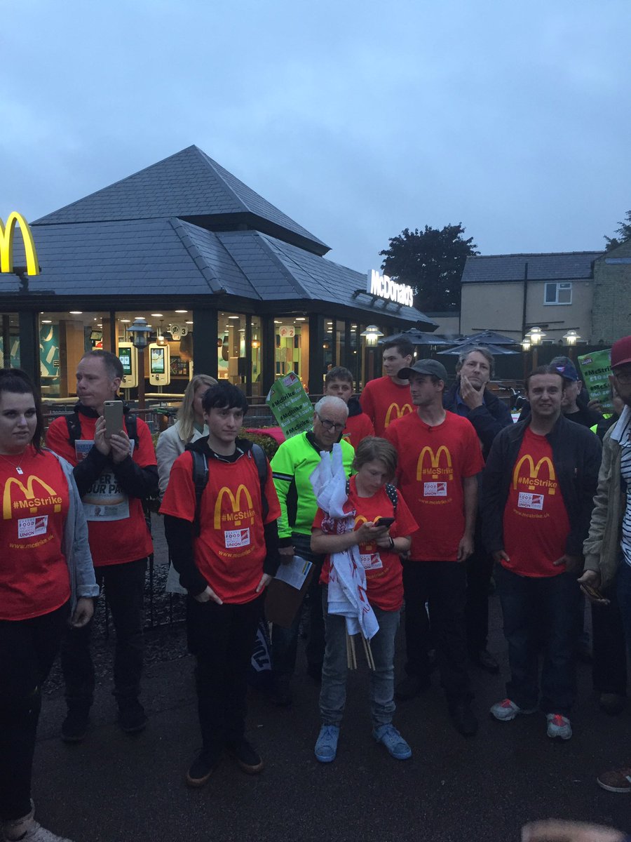 ianbfawu's tweet photo. #McStrike Cambridge standing up for low paid and exploited workers in the U.K. https://t.co/4e9bxsnJ7i