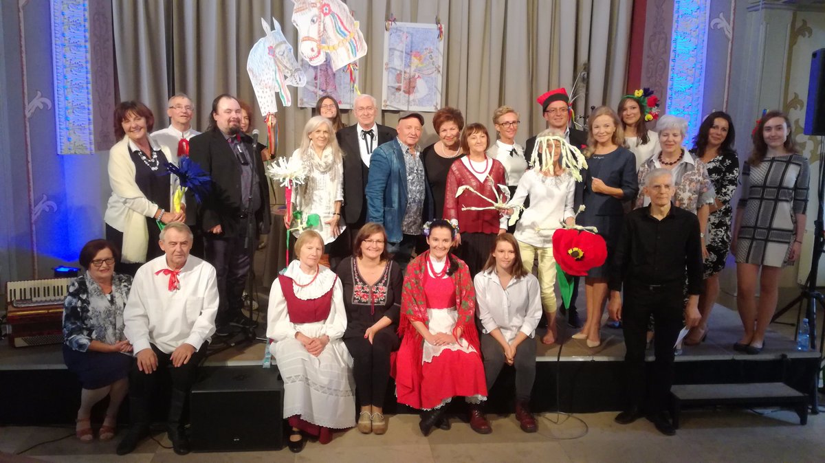 BiblRow's tweet photo. #narodoweczytanie2017 w Ostrowie Wielkopolskim. https://t.co/AlJycb7e19