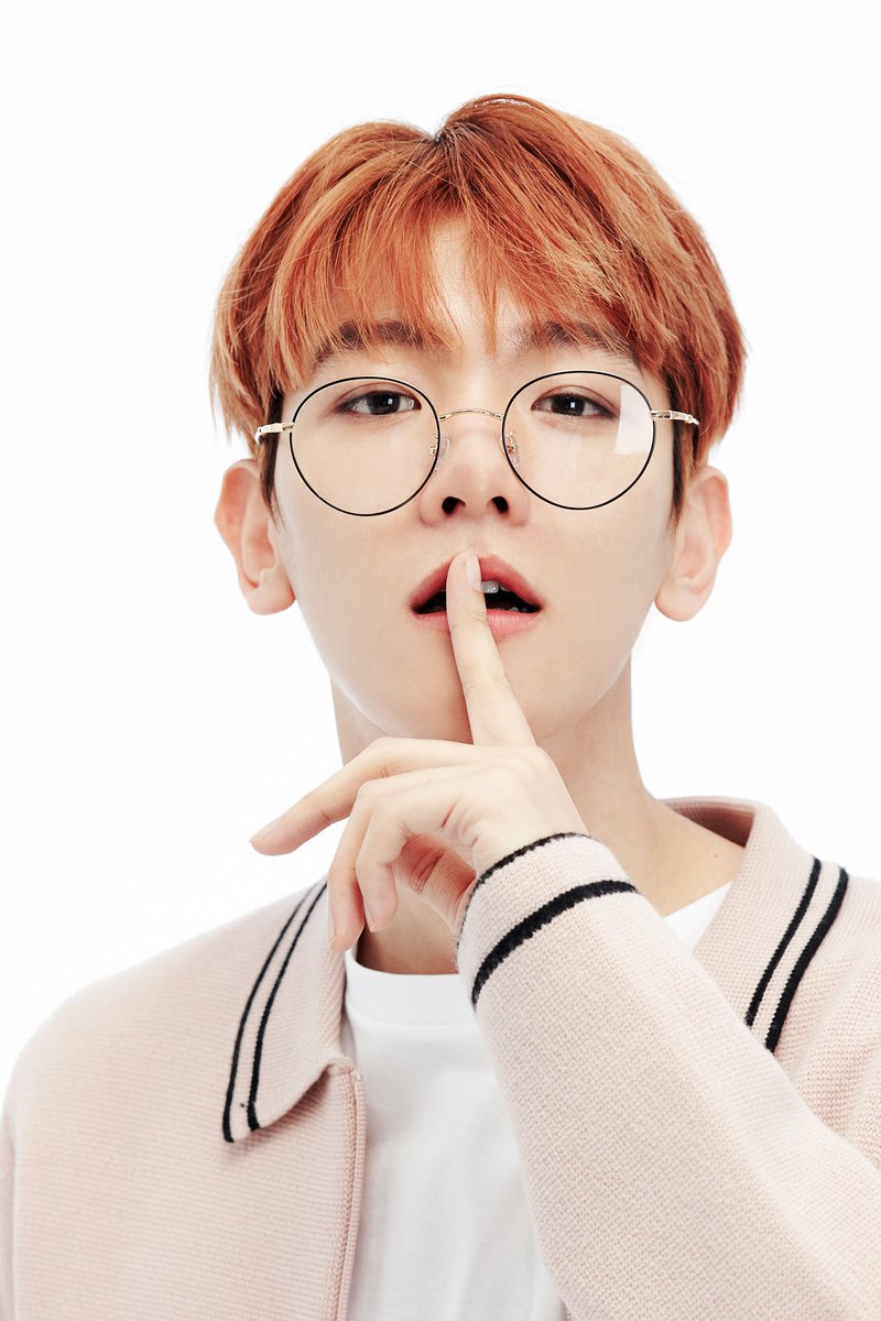 CHANBAEK_FAMILY's tweet photo. 170904 Oeil Websiet : CELEBRITY 
#CHANYEOL Soleil-i col.1 (Black+gold Pink)
#BAEKHYUN Dieu-e col.1 (Black+Gold)

👉 https://t.co/2kVKU7v2Cw https://t.co/3qGdurJgUW