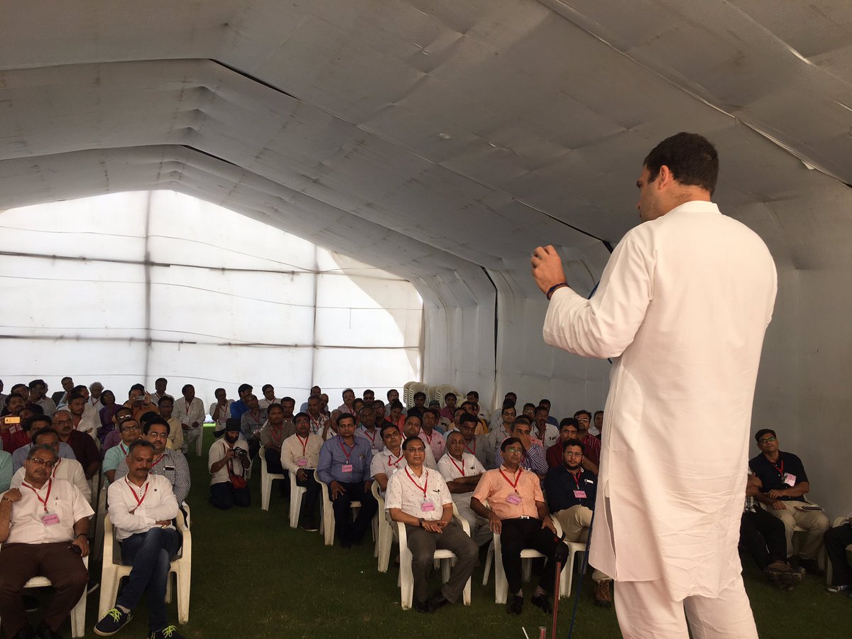 arjunmodhwadia's tweet photo. .@OfficeOfRG interacting with professionals of ahmedabad #RGInGujarat @INCIndia https://t.co/uPf4yHdiD4