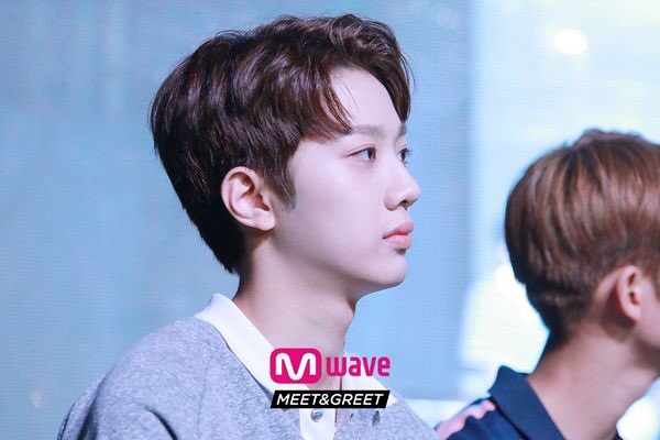 KuanlinTH's tweet photo. [📸] ภาพเบื้องหลังงาน MWAVE MEET&amp;GREET x #WannaOne สามารถดูรูปเพิ่มเติมได้ในลิงก์ค่ะ🙇🏻💛 
📍https://t.co/k6pkx3vwTT https://t.co/0PGvCAuUod