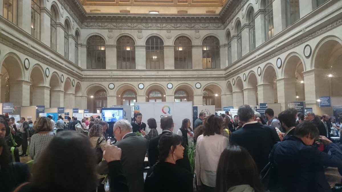 ConvergencesORG's tweet photo. Full House pour la 1ere matinée du Forum Mondial #Convergences 
#3Zero https://t.co/YZIV4wiFgG