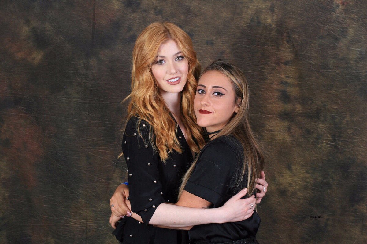rvmitri's tweet photo. Baby🌹@Kat_McNamara #THOSCON2017 https://t.co/p0KzEIUPMC