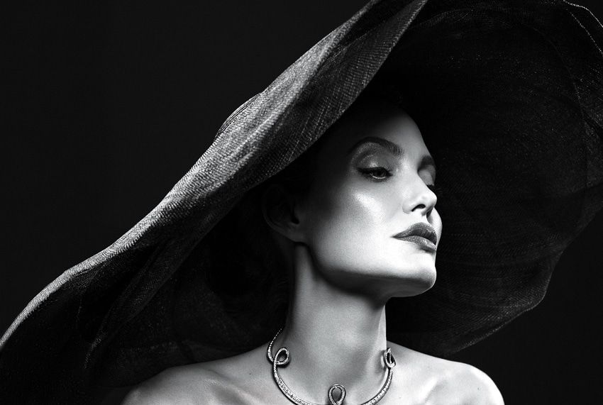 Bynnz's tweet photo. We love this super-glamorous look of Angelina Jolie by Mert &amp; Marcus for Vanity Fair. Absolutely sizzling! https://t.co/Ah5B6XNjR0 #fashion https://t.co/Om2oHRkHgT