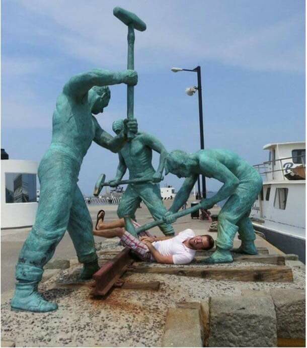 Powerwave20's tweet photo. @PrisonPlanet #StatuesFightBack https://t.co/XKusXYnd1a