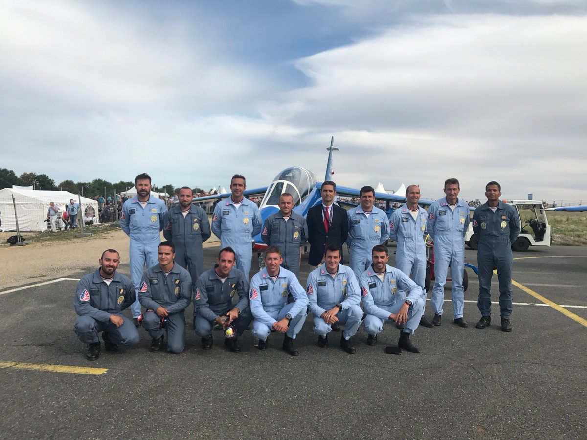 Prefet12's tweet photo. Retour en images sur le meeting aérien contre le cancer @BleucielAirshow avec @PAFofficiel . Plus sur facebook : https://t.co/Asg4FxJSUM https://t.co/EWx4VGz44u