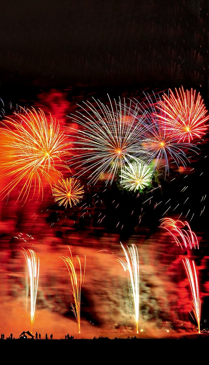 Luxury2Factory's tweet photo. Life is as bright as fireworks. https://t.co/oZjY4RQjvJ