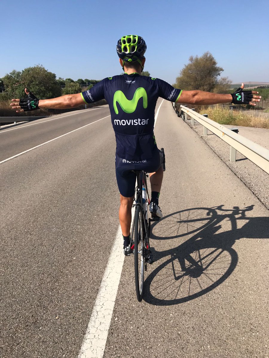 frantorralbo's tweet photo. Rest day @lavuelta ?? #LV2017Movistar #LaVuelta2017 https://t.co/1A1thjSlxH