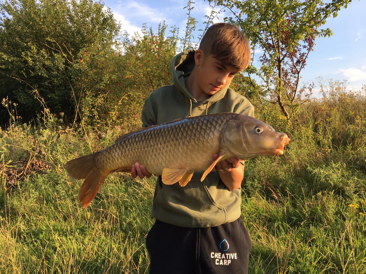wilbs445's tweet photo. 003.5 showing me how it's done on Friday evening @_CreativeCarp @CoreBaits_uk @TheKrakenTackle https://t.co/Xwjn3Hzoa8
