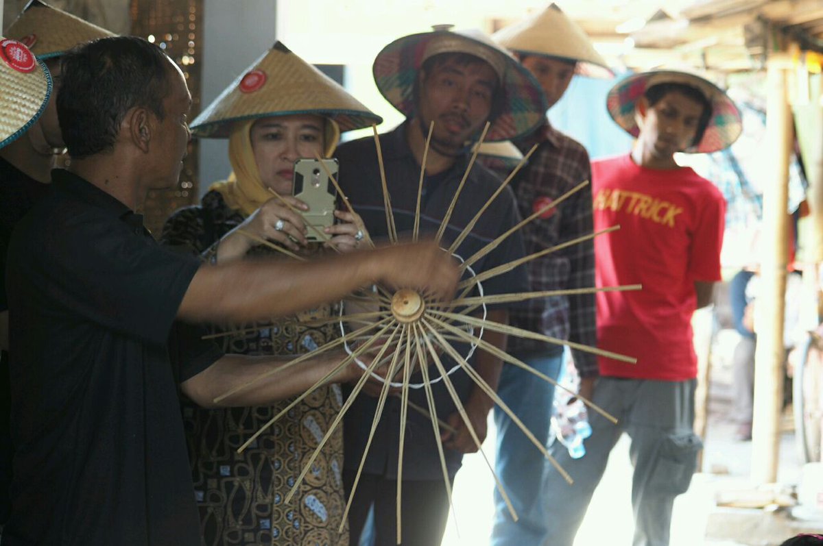 Festival Payung tweet media