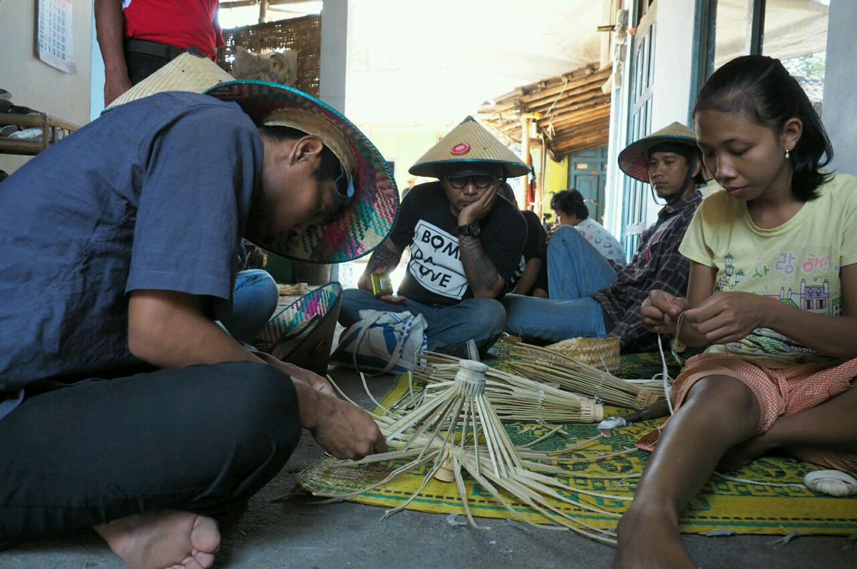 Festival Payung tweet media
