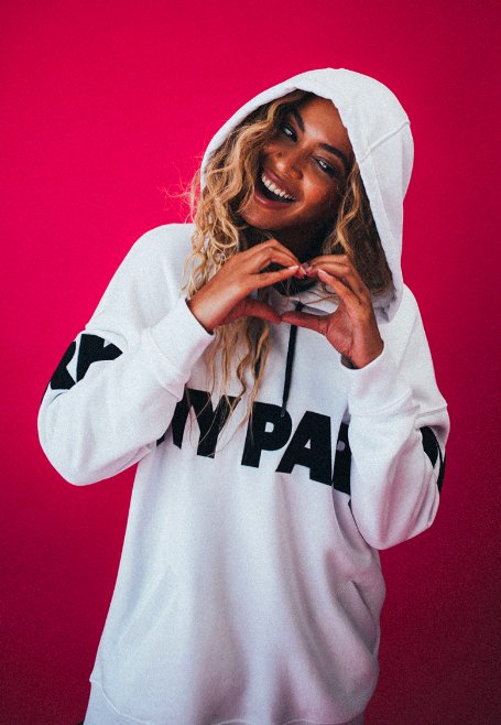 AinoaBlue's tweet photo. Happy birthday QUEEN (yes it has to be capitalized)
I hope you have an amazing day I love you #foreverinformation #happybeyday 🐝 https://t.co/iXvlxbf8e2