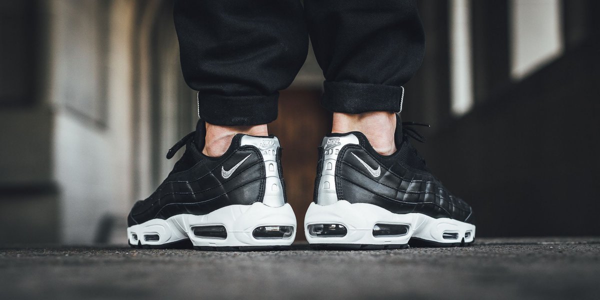 titoloshop's tweet photo. RELEASE ⚫️💀 NIKE AIR MAX 95 PREMIUM #RebelSkull
MON 4th SEP 🔺 9AM CET
➡️ https://t.co/cVkyThU7Xe https://t.co/Z4v2HtNqSC
