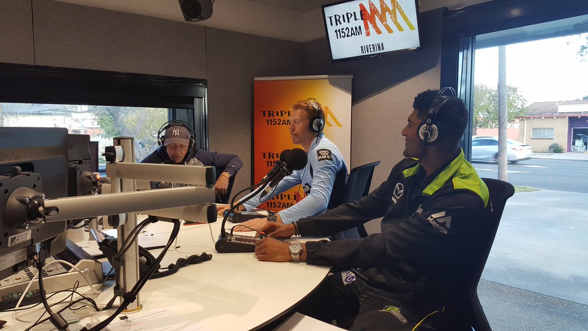 The boys in with the Wooden Spooners spreading the #countryblitz word! <a href="/gurinder_19/">Gurinder Sandhu</a> and <a href="/liam_hatcher7/">Liam Hatcher</a> killing it!