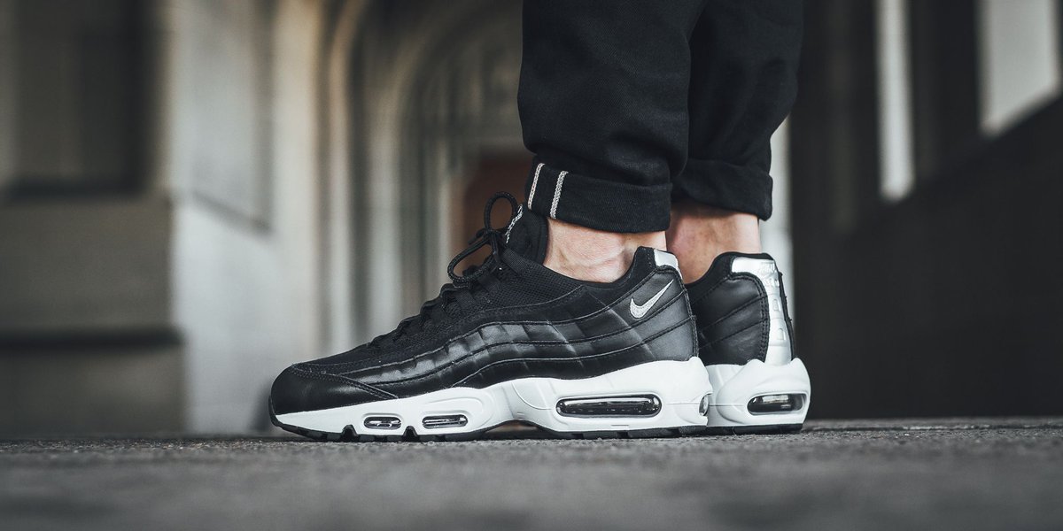 titoloshop's tweet photo. ONLINE NOW ⚫️💀 NIKE AIR MAX 95 PREMIUM #RebelSkull
SHOP HERE ➡️ https://t.co/jEZLrHIDY3
#nike #airmax95 #am95 https://t.co/8eTLJe8CtB