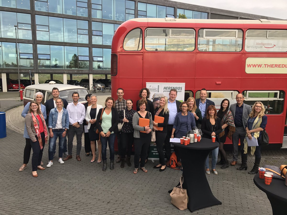 zhcwerkt's tweet photo. Van start! #speedmeets #werkgevers en #werknemers #maandvandeparticipatie #tourZHC @Lansingerland https://t.co/cctnr68jiC