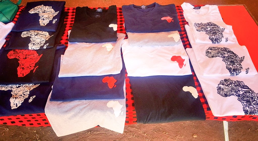 Ke_Kekeletso's tweet photo. #Africa...You beauty you 
#UKnowDis tees. 

And somehow, you still haven't bought one! https://t.co/Fen1Mdl1Q5
