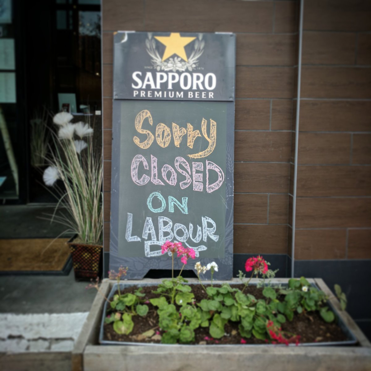HapaCalgary's tweet photo. We are closed on Labour Day. Pls come on Tuesday to get hapa fix!! Sorry for any inconveniences.
#hapa #izakaya #calgary #yyc #ilovehapa https://t.co/VrKPYQlPHn
