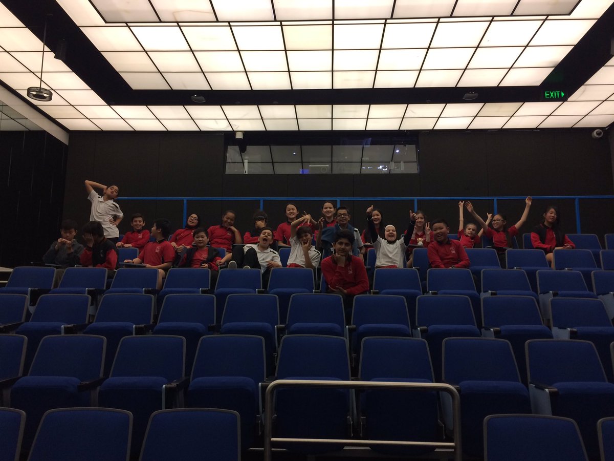LisaSuntsov's tweet photo. S5/6 &amp; L5/6 excursion @ the Powerhouse Museum! A great place for the students to explore, experiment and use their critical thinking skills https://t.co/IasYSpejRA