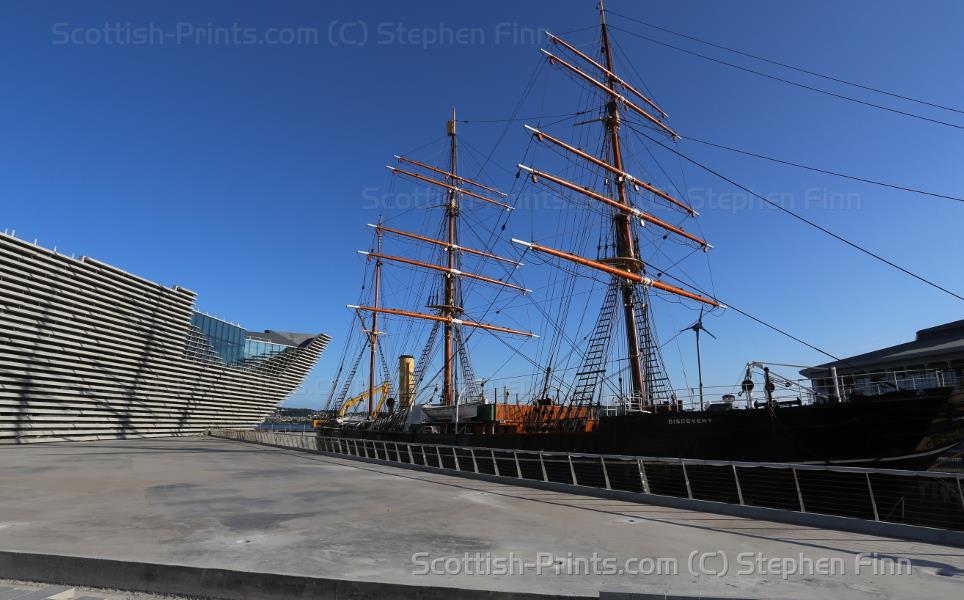 scottishprints's tweet image. Reflecting pool looking almost ready between V&amp;amp;A museum +  RRS Discovery  #dundee @VADundee @DiscoveryDundee @DDWaterfront @BAMConstructUK