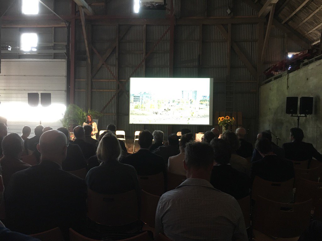 gerritsbart's tweet photo. Goede opkomst bij crash course #circulareconomy #landschapstriennale #westas #sadc https://t.co/ek9juAm4dx