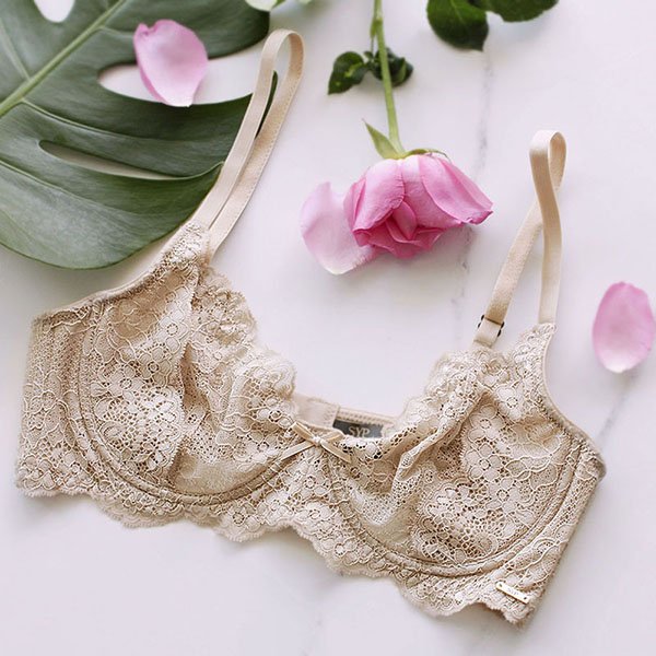 sypintimates's tweet photo. "I think it is what is worn underneath that really inspires a woman to feel beautiful in her clothes." - Alice Temperley #sypintimates https://t.co/KFMOyPoCta