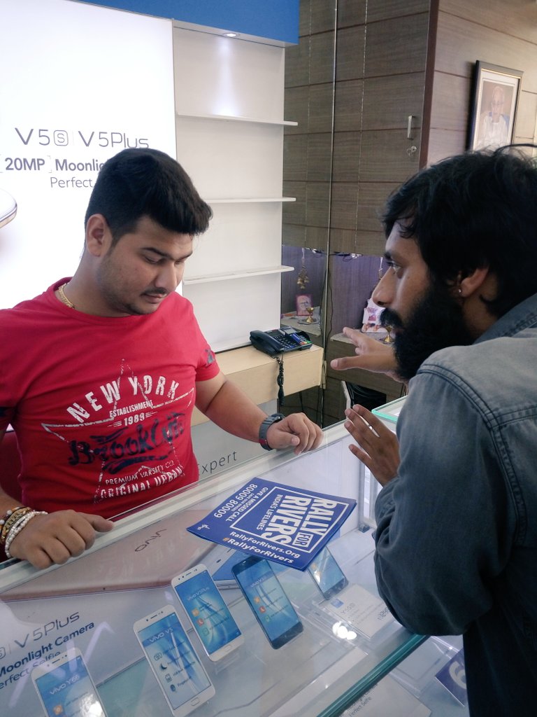 gaganpf's tweet photo. In ur home city,if people r nt aware then plz stand for your responsibility, if u consume water, plz #RallyforRivers #RallyForRiversKickoff https://t.co/SD748yqmDm
