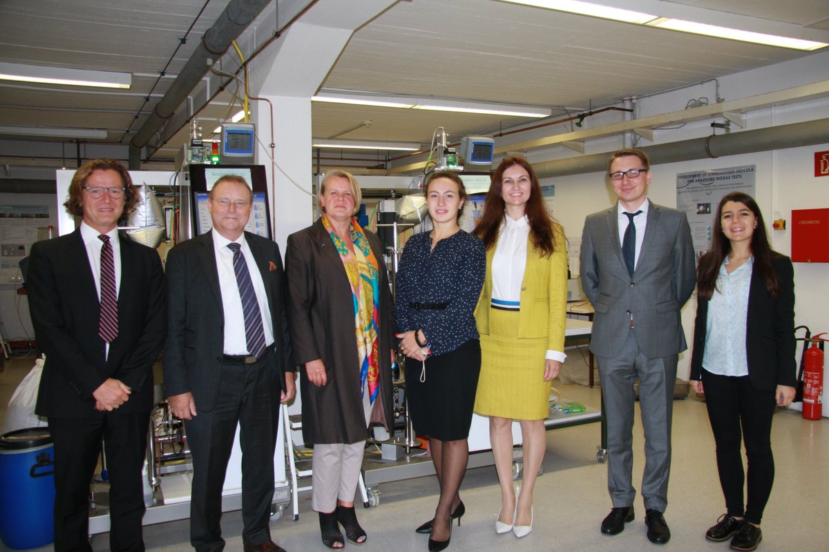 AWS_TUHH's tweet photo. ABiRe meets St Petersburg City Administration Committee for Science &amp; Higher Education and Consulate of the Russian Federation in @TUHamburg https://t.co/7xns8rdSYU