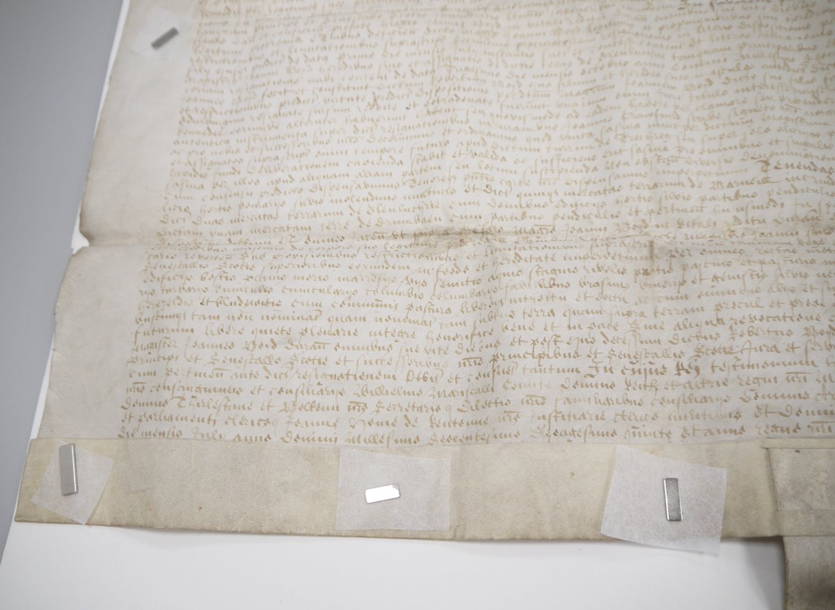 UofGlasgowASC's tweet photo. Using neodymium rare earth magnets to relax a folded parchment document (MS gen 1483/95) #conservationkeyhole
@UofGlasgowASC https://t.co/LIhUAvhtTM