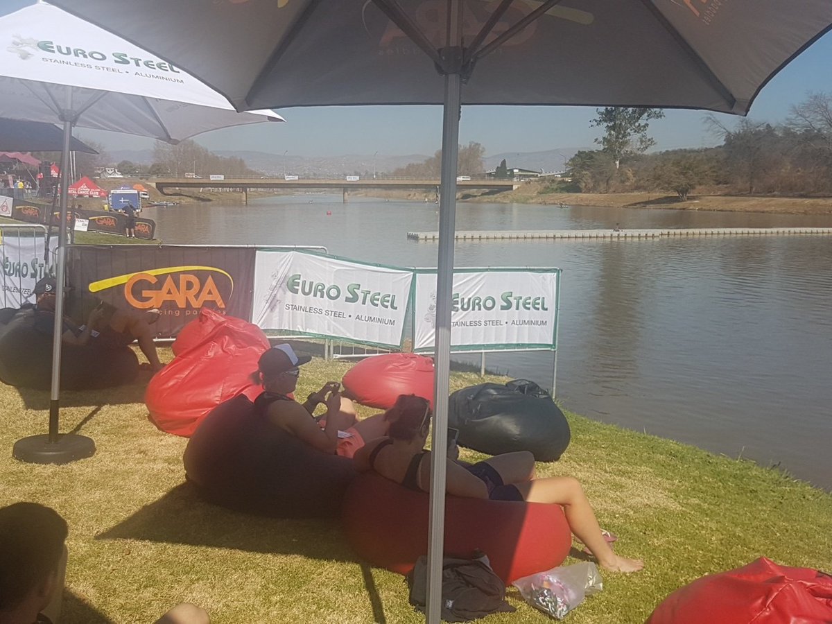 What a treat to have the Paddler chill zone... thank you <a href="/EuroSteelSport/">Euro Steel Sport</a> <a href="/garapaddles/">Gara Racing Paddles</a>, this is a game changer <a href="/WMC2017/">WMC2017</a> 😁👏💪