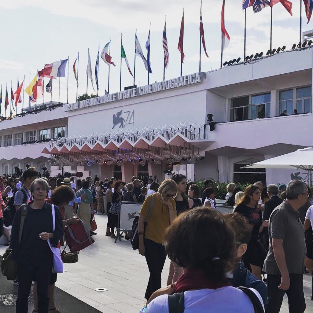 Milkadv's tweet photo. Una giornata dedicata alla bellezza. #mostradelcinemadivenezia https://t.co/CgRmkNY7gJ
