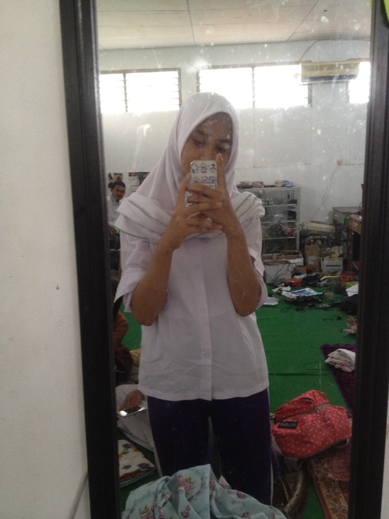 rabbiahputrie's tweet photo. lgi ngadem aish https://t.co/kFpCb5SYm2