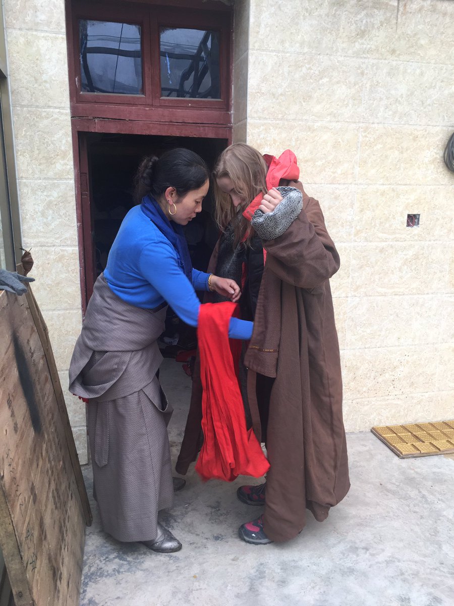whereistuna's tweet photo. chuba: a warm ankle-length robe made of thick wool worn by nomads in the mountains of Tibet
#whoworeitbest #steven #toasty #chubadubadoo https://t.co/k4oUyTxxqD