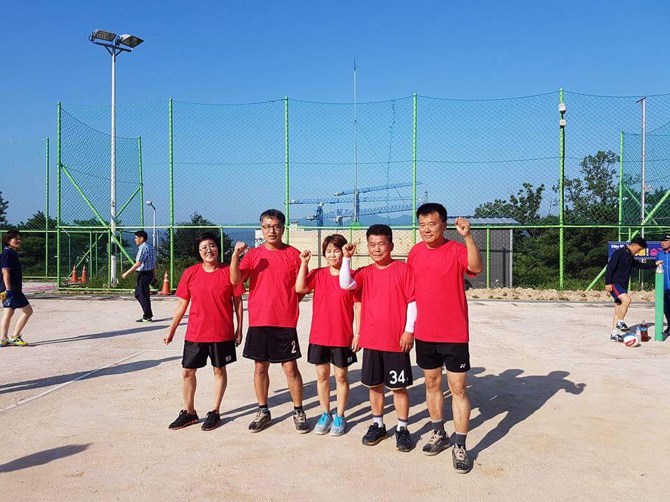 운동도 잘하는 #신흥1동 

구민체육대회 족구 준결승 진출과
수정구청장기 탁구대회 남자부 우승
여자 개인전 3위 쾌거!!

신흥1동의 똘똘 뭉친 단합과 선임동의 근성이 이룬 결과 빛나는 성적을 거뒀습니다:)

#성남시 #수정구 #체육대회