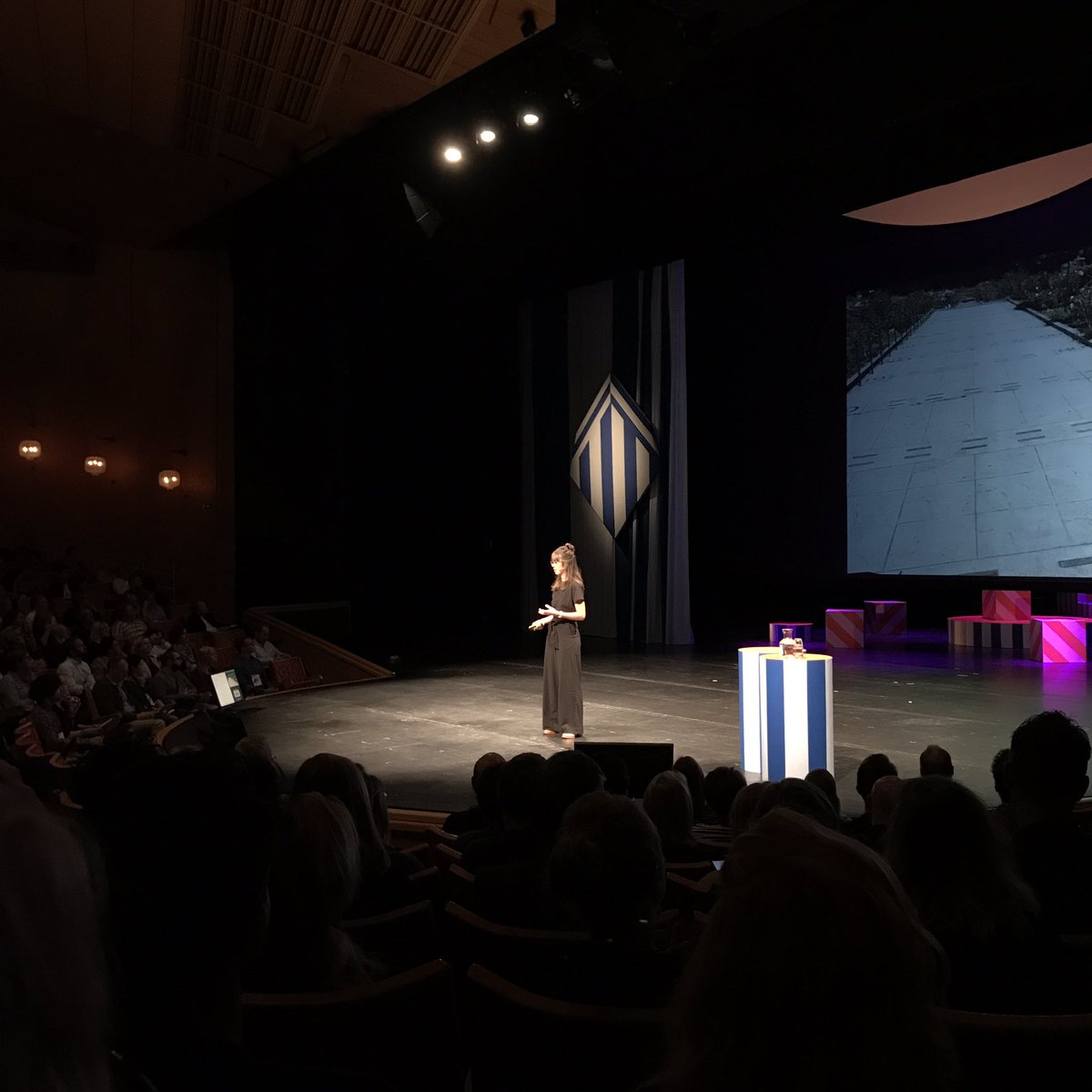 HFontin's tweet photo. So, take a break - to remind yourself of "nothing for something" #nosmo @the_jennitaur great on challenging productivity #TheConf https://t.co/vWfXdcPN0H