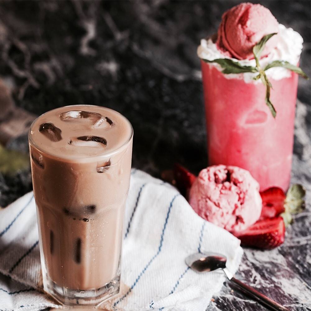 Yaz bitmeden tadını çıkarmamız gereken bazı şeyler var 💙 #coffeemania #trabzon #yazbitmedi #karadeniz