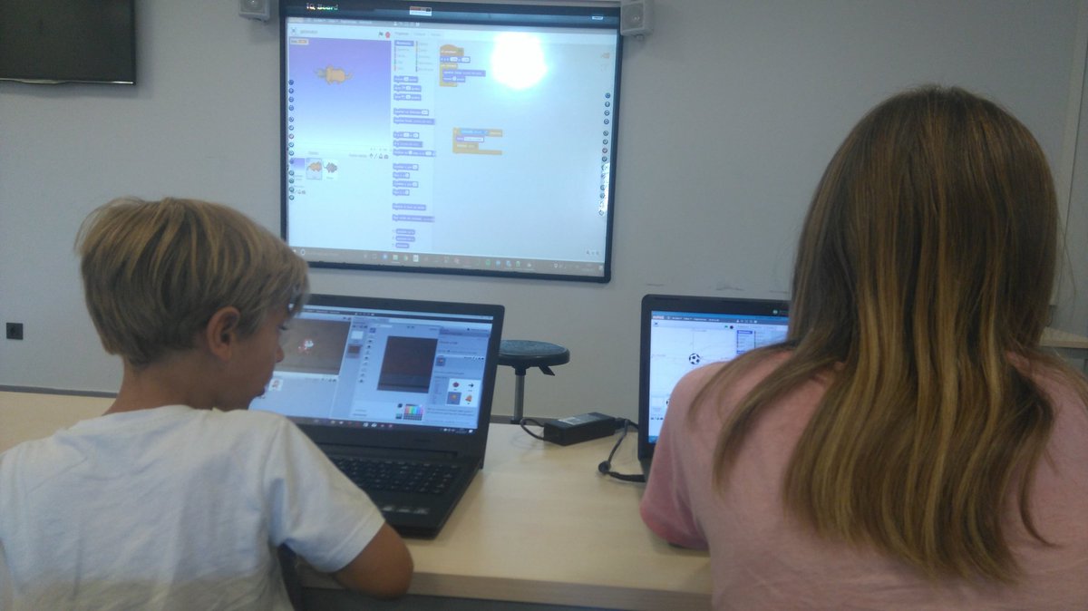 TalentProj's tweet photo. ¡Comenzamos el Campus Talent Project de Septiembre! Amanecemos con programación, artística con tablets y ajedrez #TheBeginning https://t.co/HJ4MnRW56V