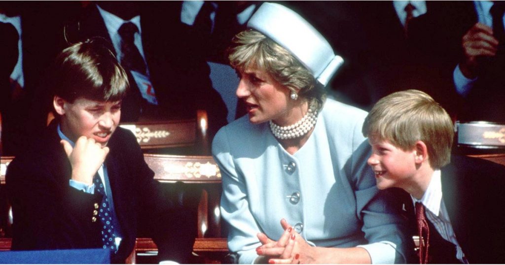 LGBTcuty's tweet photo. 11 Times Princess Diana Showed William and Harry the Ropes on a Royal Tour #CelebNews #CelebEnt #gossip #showbiz - https://t.co/lag844MkGr https://t.co/aTu7yhf6NC