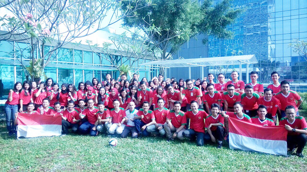 kikooooy's tweet photo. Selamat hari pelanggan nasional🙏🏻 Senyum pelanggan, senyumku juga❤️ #myhalobcamyadventure #trainingteam https://t.co/lsKHYKHZnQ