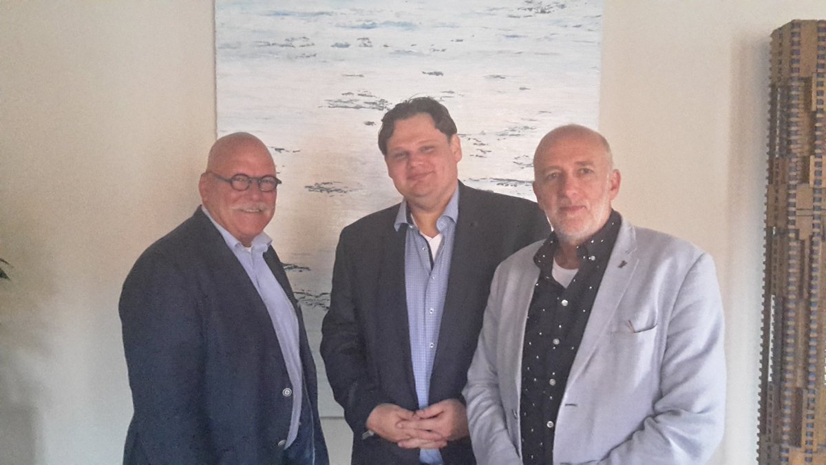 Vanavond gaan <a href="/cdatiel/">Stem voor Tiel (CDA)</a> en <a href="/D66Tiel/">D66 Tiel</a> samen als Tielse Taal Coalitie de strijd aan in de voorronde van de Grote DigiTaalStrijd <a href="/OBRivierenland/">Bibliotheek Rivierenland</a>.
